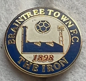 BRAINTREE TOWN FOOTBALL CLUB ‘THE IRON’ PIN BADGE - Picture 1 of 3
