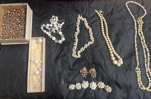 Vintage Loose Pearls, 3 Necklaces and 4 Earrings - Picture 1 of 10