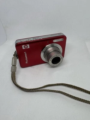 HP Photosmart R742 7MP Digital Camera 3x Optical Zoom No Charger Works Red C39 - Image 1 of 4