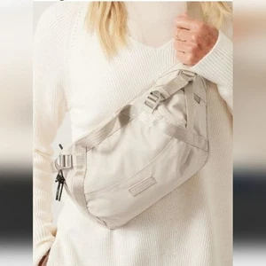 BOLSO CINTURÓN EXCURSIÓN ATHLETA MUJER ($88) - Imagen 1 de 8