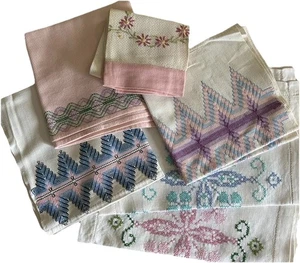 Vintage embroidered table runner lot Dresser Scarf Cotton Piquet Linen Folk Art - Bild 1 von 14