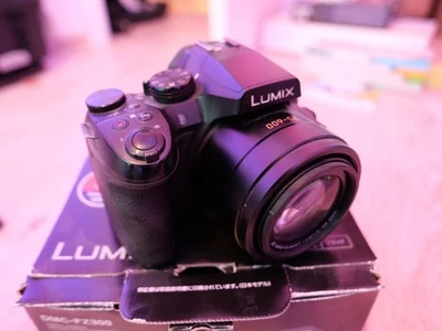 Panasonic Lumix DMC-FZ300 Digitalkamera Bridgekamera - Bild 1 von 4