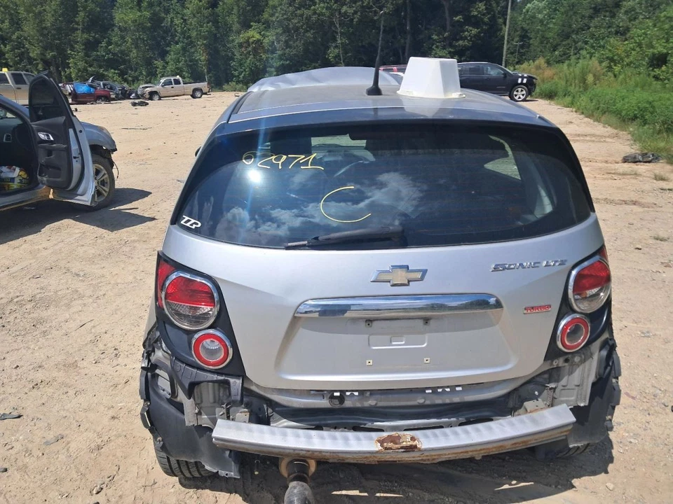 Trunk/Hatch/Tailgate Hatchback 无 Rs 包 LS 适合 12-18 SONIC 2643405 — 第 1/4 张图片