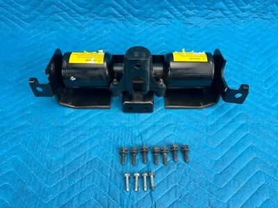 Acumulador dianteiro de suspensão hidráulica Infiniti QX56 QX80 2011-2022 ORIGINAL DE FÁBRICA - Imagem 1 de 4