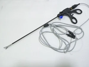 Laparoscopic Bipolar Fenestrated Grasper with Cable Instruments kit 5mm 2 Piece - Picture 1 of 5