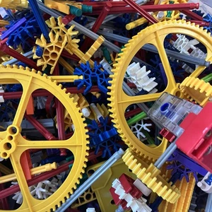 HUGE K'NEX Mixed Bulk Lot 15+ Lbs Pounds Rods Connectors Random Pieces - Picture 1 of 4