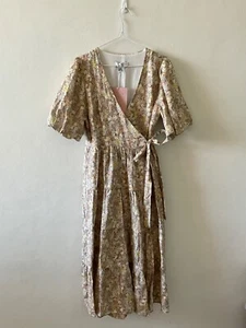 We Are Kindred - BNWT -  Ladies Floral "Madeline" Wrap Dress - Size 12. - Picture 1 of 10