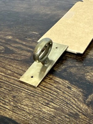 Drexel Accolade Hutch 柜门拉带背板黄铜运动复古 — 第 1/4 张图片