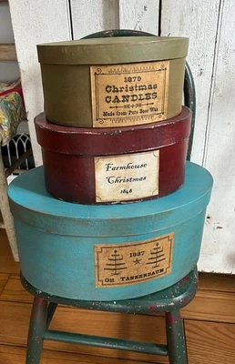 Juego de 3 etiquetas apilables primitivas de Navidad  Foto 1 de 4