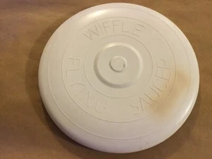 Vintage White Plastic Wiffle Flying Saucer Round Toy Frisbee Disc - Picture 1 of 6