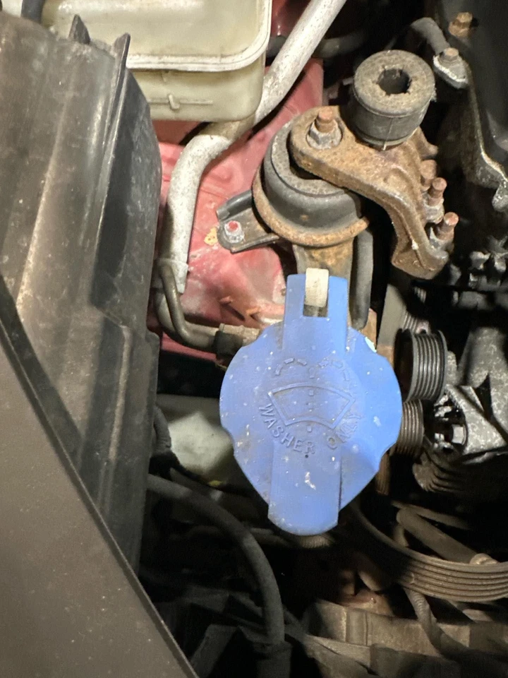 Used Washer Fluid Reservoir fits: 2013 Hyundai Tucson  Grade A - Image 1 of 4
