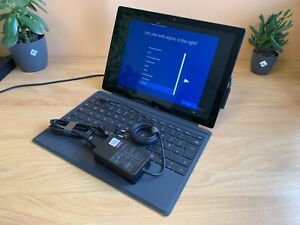 Surface Pro 7, i5-1035G4, 256GB SSD, 8GB RAM, w/ charger, optional extra’s