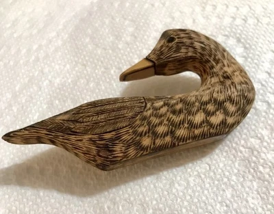 Bolo de pato de madera tallada artesanal vintage GEORGE R DUMAS Foto 1 de 4