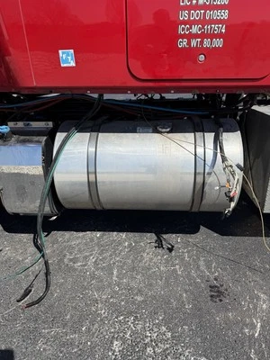 International LT625 2019 tanque de combustible izquierdo de 100 galones Foto 1 de 4