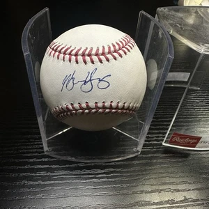 Michael Young MLB béisbol firmado oficialmente con pegatina de holograma COMO NUEVO legítimo - Imagen 1 de 7