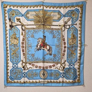 HERMES LVDOVICVS MAGNVS Carre 90 Seda 100% Bufanda Etiquetas Azul Claro Sin Caja Usada. - Imagen 1 de 9