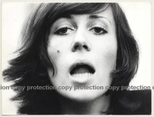 Great Shot Of Beautiful Womans Face In Motion / Mouth (Vintage Photo 1970s/1980s - Imagen 1 de 1