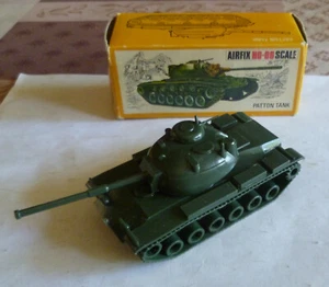 Airfix HO-OO Scale Patton Tank - Foto 1 di 6
