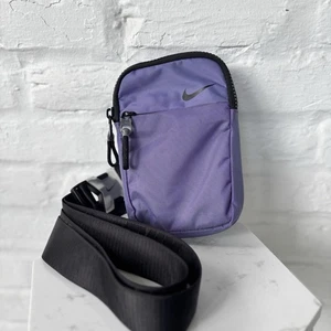 NIKE SPORTSWEAR ESSENTIALS S HIP PACK Wild Berry - Bild 1 von 8