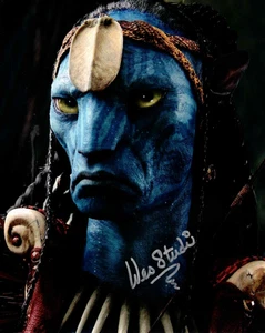 GFA Avatar Film Eytukan * WES STUDI * signiertes 8x10 Foto W4 COA - Bild 1 von 1