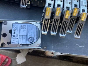 DELL EQUALLOGIC ENTERPISE HDD 900GB 10K SAS 6G 2.5" 0Y5YV5 Y5YV5 HARD DRIVE - Picture 1 of 2