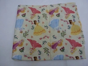 Disney Prinzessin Stoff 2 Yard Stück und 1 Yard Stück - 3 Yards insgesamt - Bild 1 von 3