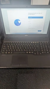 Fujitsu Lifebook A557 CF716943-01 i5-7200U 2,70GHz 8GB RAM 256GB SSD schwarz - Bild 1 von 5