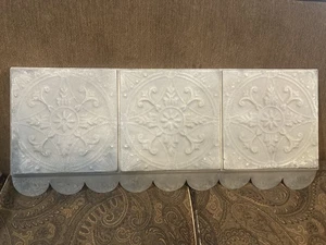 Ragon House Zinnfliesen Markise 36" lang rustikal Bauernhaus Wand Display grau Gänseblümchen - Bild 1 von 4