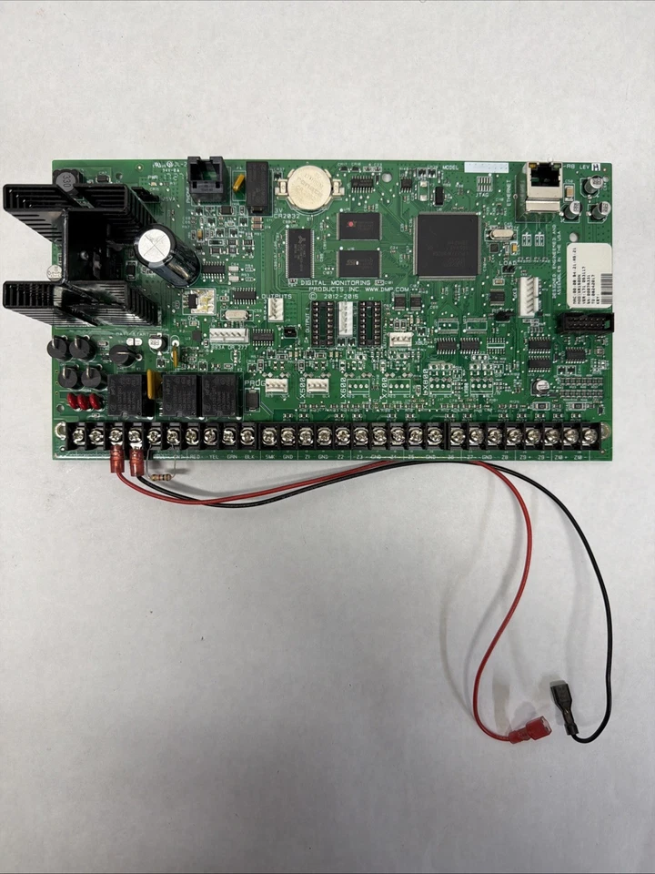 DMP XR150DN - Panel de control del sistema de seguridad/incendios Foto 1 de 4