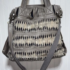 AmeriLeather Oida Twist Leather Convertible Shoulder Bag Grey - Picture 1 of 13
