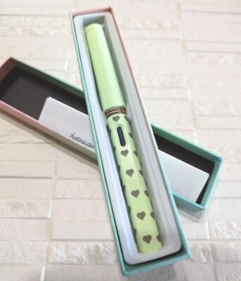 Pluma Estilográfica LAMY Safari Edición Limitada Japón Sin Usar Como Nueva Corazón Verde Nuevo en Caja Nueva Foto 1 de 4