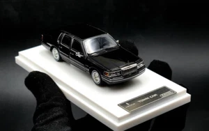 EY MK 1:64 Black HEC Lincoln Town Car Luxury Sedan Model Diecast Display Car - Picture 1 of 11