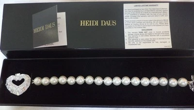 Pulsera HEIDI DAUS Corazones de Oro-Blanco Imitación Perla Cristal Palanca NUEVA CON ETIQUETAS Foto 1 de 3
