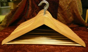 22 VINTAGE SOLID WOOD HANGERS SUITS & CLOTHES WITH CLEAR RUBBER GRIP WOODEN BAR - Picture 1 of 4