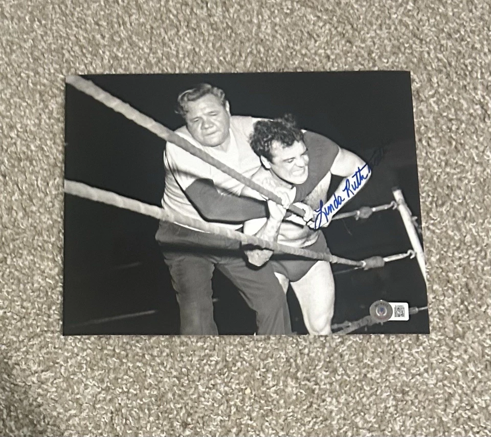 LINDA RUTH TOSETTI Signed Autographed 8x10 Photo BABE Cool Boxing BECKETT BAS C - Image 1 of 1