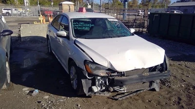 AC Compressor Fits 13-14 PASSAT 5235486 - Image 1 of 4