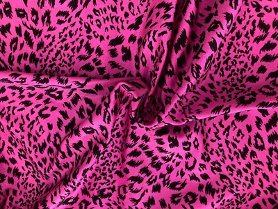Tela de coser de spandex elástica con estampado de animales rosa brillante 2 yardas 60" hecha en EE. UU. Foto 1 de 3