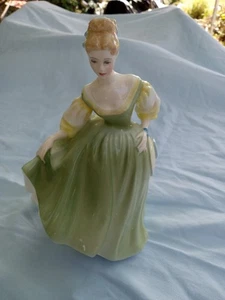 FIGURINA ROYAL DOULTON FAIR LADY HN2193 1962 BONE CHINA - Foto 1 di 10