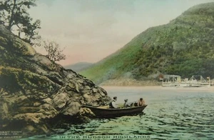 The Hudson Highlands NY Dampfschiff handkoloriert geteilte Rückseite Vintage Postkarte - Bild 1 von 6