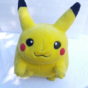 1999 Peluche POKEMON PIKACHU Grande taille Jumbo 40 cm / 16" - NINTENDO + TOMY - Foto 1 di 8