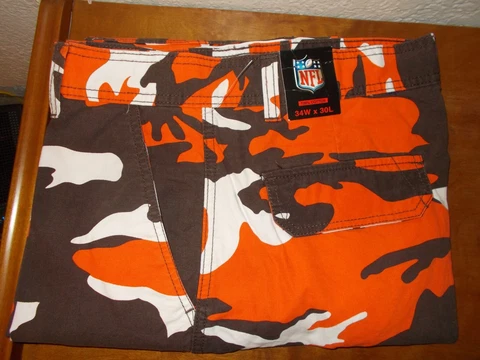 NFL Cleveland Browns Men's Camouflage Cargo Pants Size 34W X 30L Cover