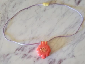 Vintage Polly Pocket Musik Zimmer Schallplatte Player Medaillon Halskette 1991 Bluebird SELTEN - Bild 1 von 5