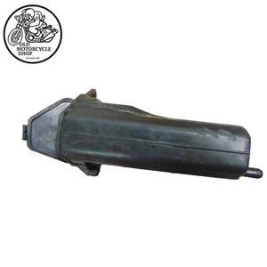 Yamaha XS 750 1976 triple caja de almacenamiento de herramientas de plástico - Imagen 1 de 8