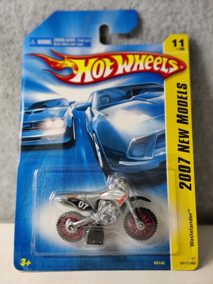 Hot Wheels 2007 New Models  #11/36 Gray WASTELANDER - Red Spokes W/Protector  - Image 1 of 4