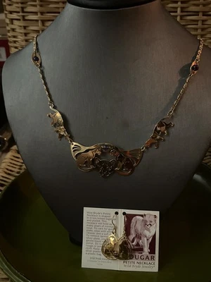 Collar y pendientes pequeños Wild Bryde chapados en oro puma alambres de oreja rellenos de oro Foto 1 de 4