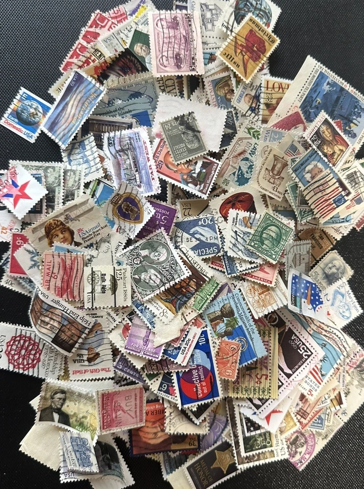 Lote de 500 sellos usados de Estados Unidos extraídos de caja de patrimonio masivo Foto 1 de 1