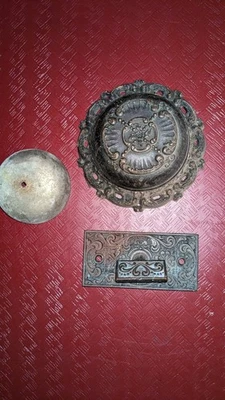 Timbre de puerta victoriano vintage de latón y hierro fundido Foto 1 de 4
