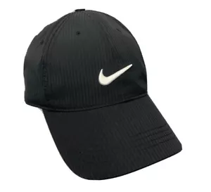 Cappello Nike Golf Ricamato Swoosh Berretto Nero Bianco Atletico Leggero O/S 518707 - Foto 1 di 9