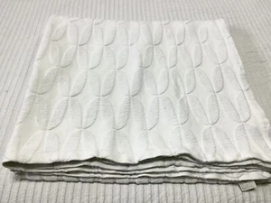 CRATE & BARREL MATELASSE WHITE COVERLET TEXTURED COTTON 90x96" PORTUGAL - Picture 1 of 7