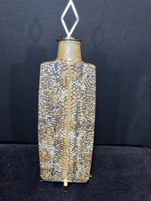 "Jarrones de cerámica texturizados de 16"" con tapa #18807 en excelente estado" Foto 1 de 4